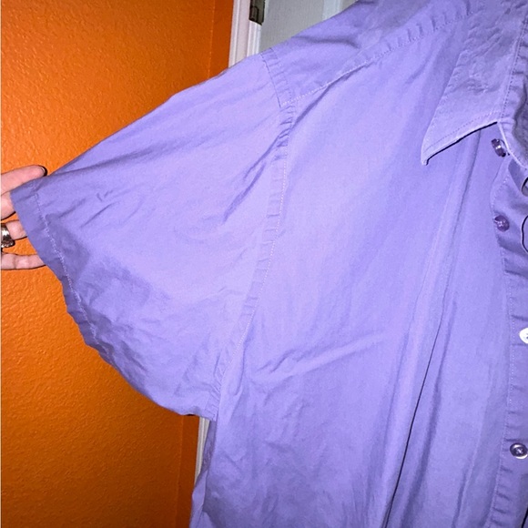 Kings court Big and tall shortsleeved button up. neck measurement is 22 - Picture 2 of 5